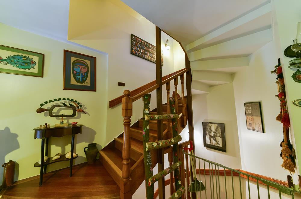 Kuzguncuk Bereketli Sokakta Satılık Müstakil Ev