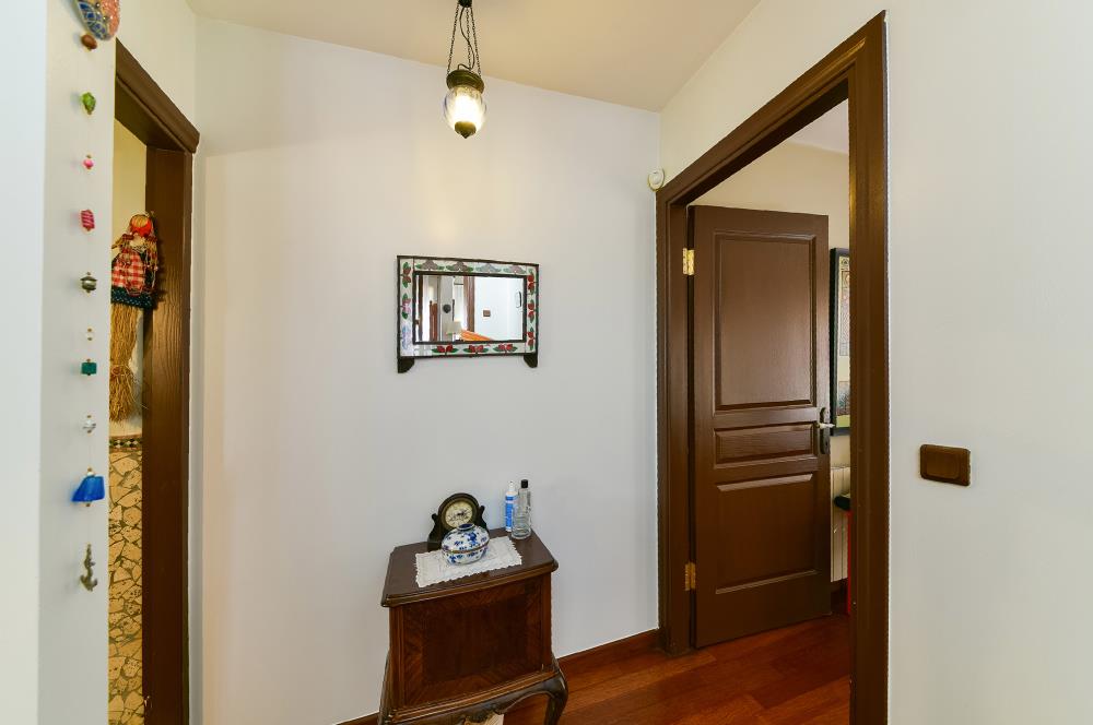 Kuzguncuk Bereketli Sokakta Satılık Müstakil Ev