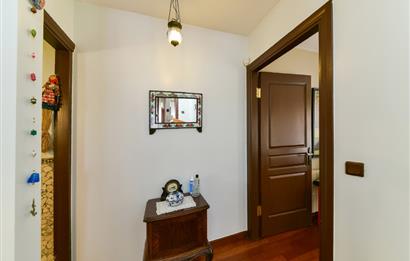 Kuzguncuk Bereketli Sokakta Satılık Müstakil Ev