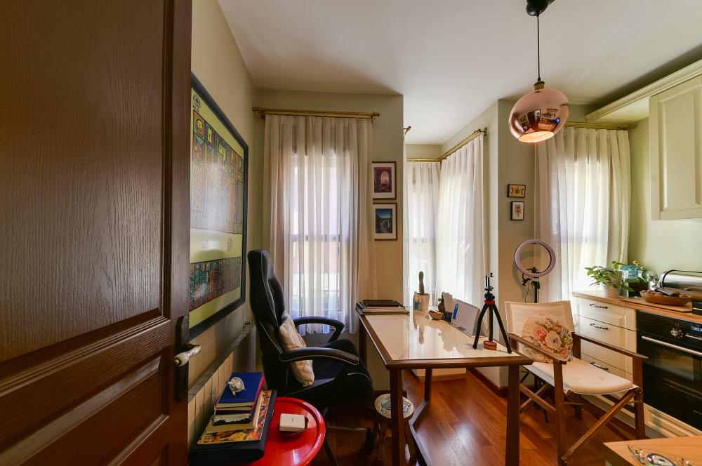 Kuzguncuk Bereketli Sokakta Satılık Müstakil Ev