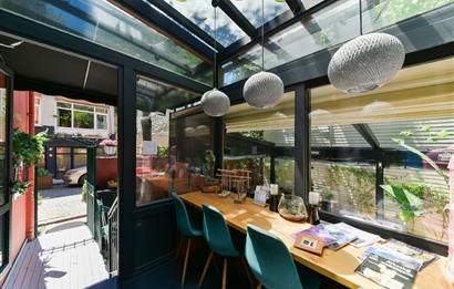 Kuzguncuk Bereketli Sokakta Satılık Müstakil Ev