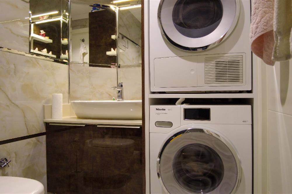 SİNPAŞ ALTINORAN'DA GÖL MANZARALI 2,5+1 DAİRE ACİL SATILIK 