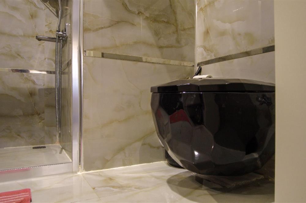 SİNPAŞ ALTINORAN'DA GÖL MANZARALI 2,5+1 DAİRE ACİL SATILIK 