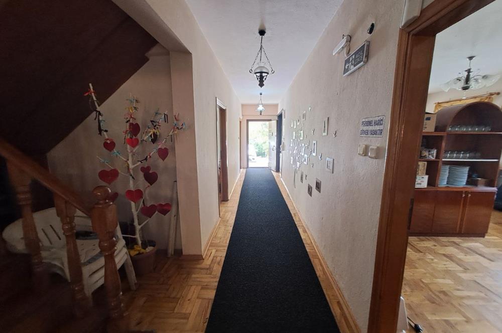 4 DÖNÜM ZEYTİNLİK İÇERİSİNDE SATILIK KAHVALTI SALONU VE BİNASI