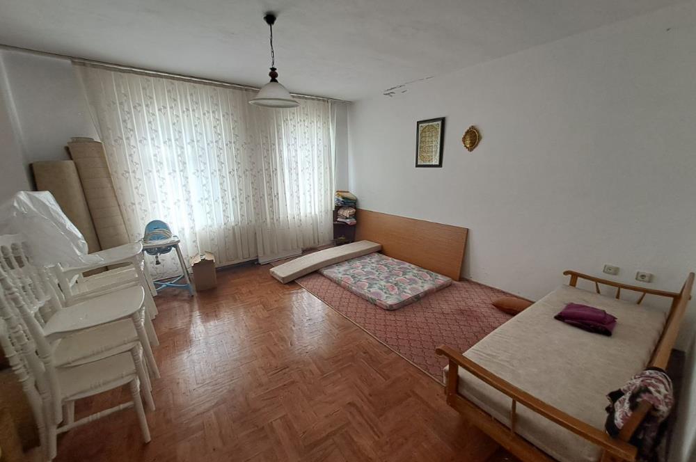 4 DÖNÜM ZEYTİNLİK İÇERİSİNDE SATILIK KAHVALTI SALONU VE BİNASI