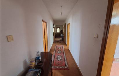 4 DÖNÜM ZEYTİNLİK İÇERİSİNDE SATILIK KAHVALTI SALONU VE BİNASI