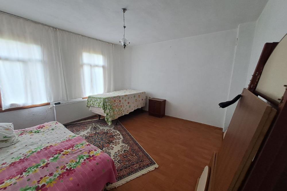 4 DÖNÜM ZEYTİNLİK İÇERİSİNDE SATILIK KAHVALTI SALONU VE BİNASI