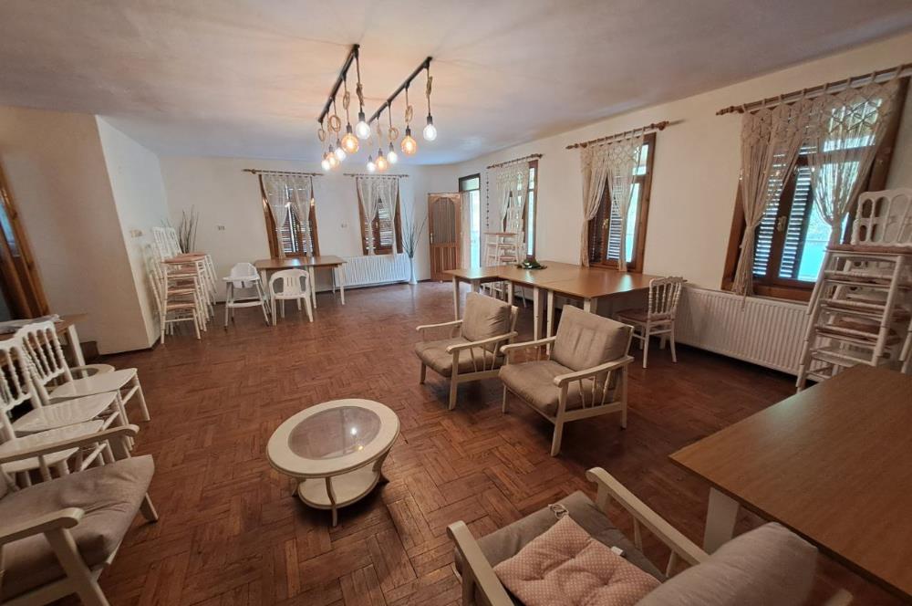 4 DÖNÜM ZEYTİNLİK İÇERİSİNDE SATILIK KAHVALTI SALONU VE BİNASI