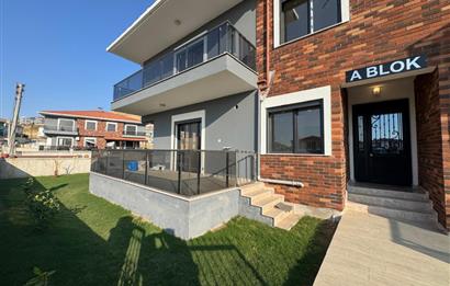 Foça Bağarası İZMA Modern Sitesi'nde 2+1 Satılık Daire