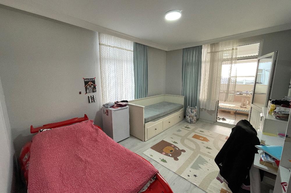 GÜLYOLU SOKAK’TA 2+1 6.KAT TERASLI BAKIMLI DAİRE