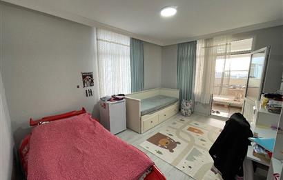 GÜLYOLU SOKAK’TA 2+1 6.KAT TERASLI BAKIMLI DAİRE