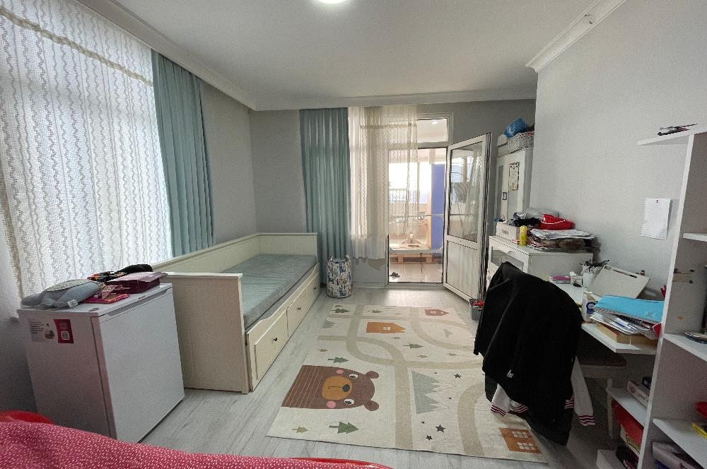 GÜLYOLU SOKAK’TA 2+1 6.KAT TERASLI BAKIMLI DAİRE