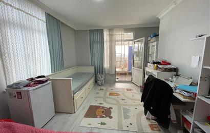 GÜLYOLU SOKAK’TA 2+1 6.KAT TERASLI BAKIMLI DAİRE