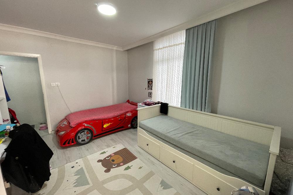 GÜLYOLU SOKAK’TA 2+1 6.KAT TERASLI BAKIMLI DAİRE