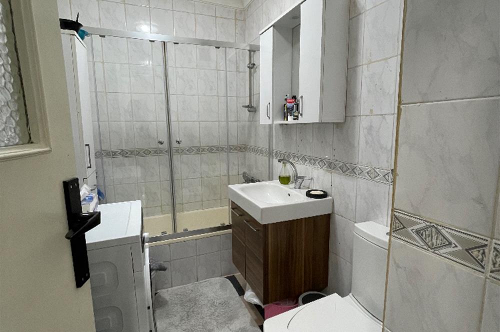 GÜLYOLU SOKAK’TA 2+1 6.KAT TERASLI BAKIMLI DAİRE