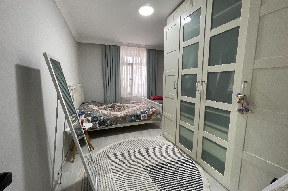 GÜLYOLU SOKAK’TA 2+1 6.KAT TERASLI BAKIMLI DAİRE