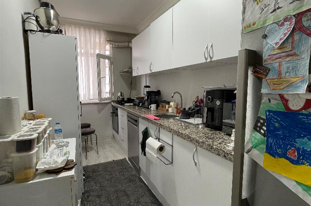 GÜLYOLU SOKAK’TA 2+1 6.KAT TERASLI BAKIMLI DAİRE
