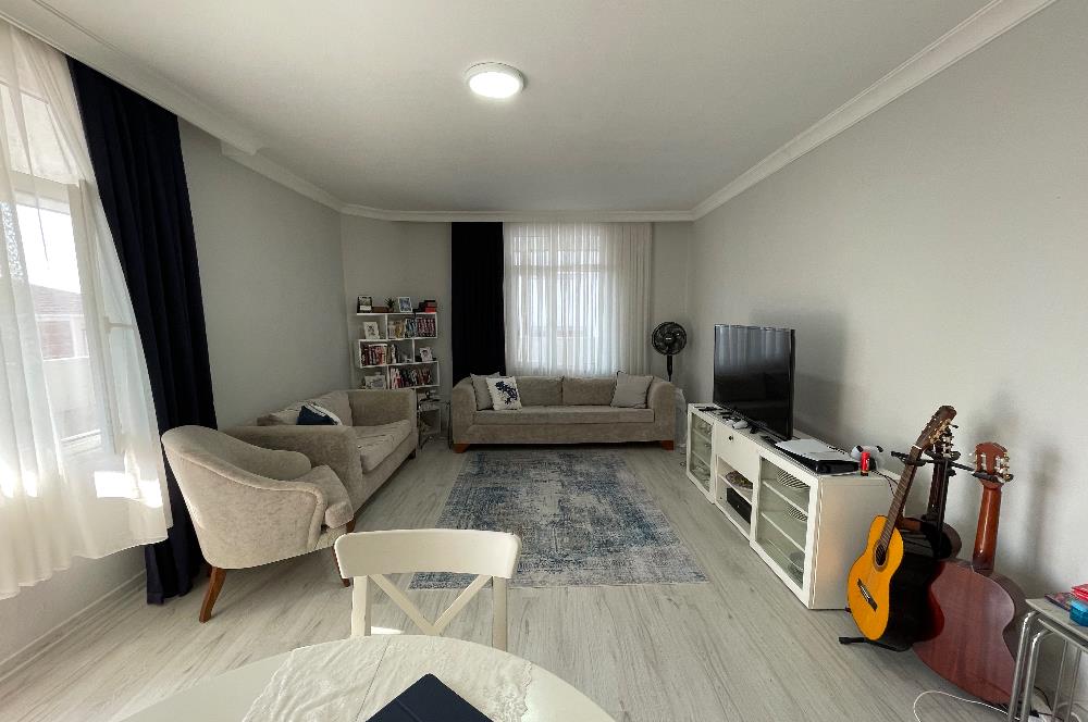 GÜLYOLU SOKAK’TA 2+1 6.KAT TERASLI BAKIMLI DAİRE