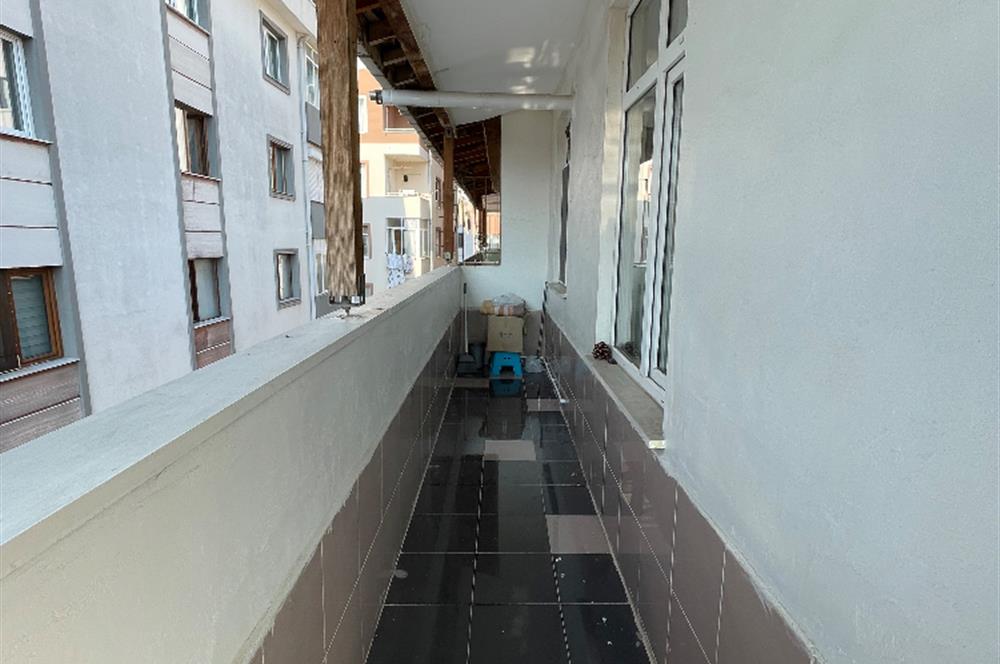 GÜLYOLU SOKAK’TA 2+1 6.KAT TERASLI BAKIMLI DAİRE