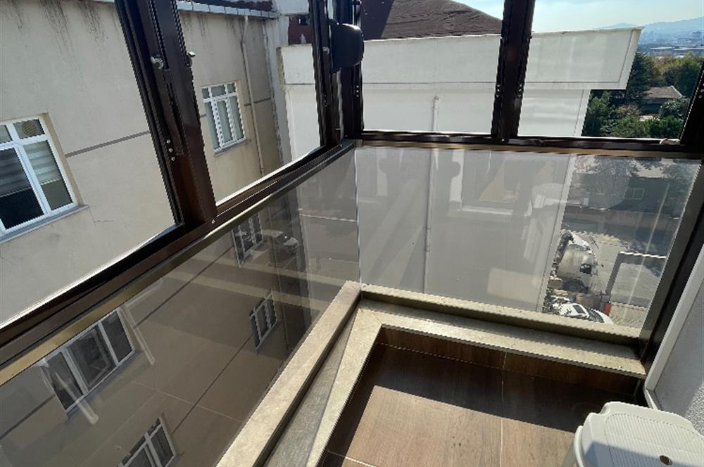 ALEMDAĞ SARAY CADDESİ’NDE 2+1 4.KAT BALKONLU YENİ BİNA BOŞ DAİRE