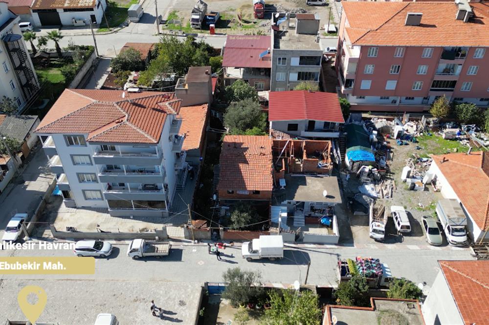 CENTRUY 21 BAL'DAN  HAVRAN  EBUBEKİR MAHALLESİNDE  SATILIK KOMPLE BİNA VE ARSASI 