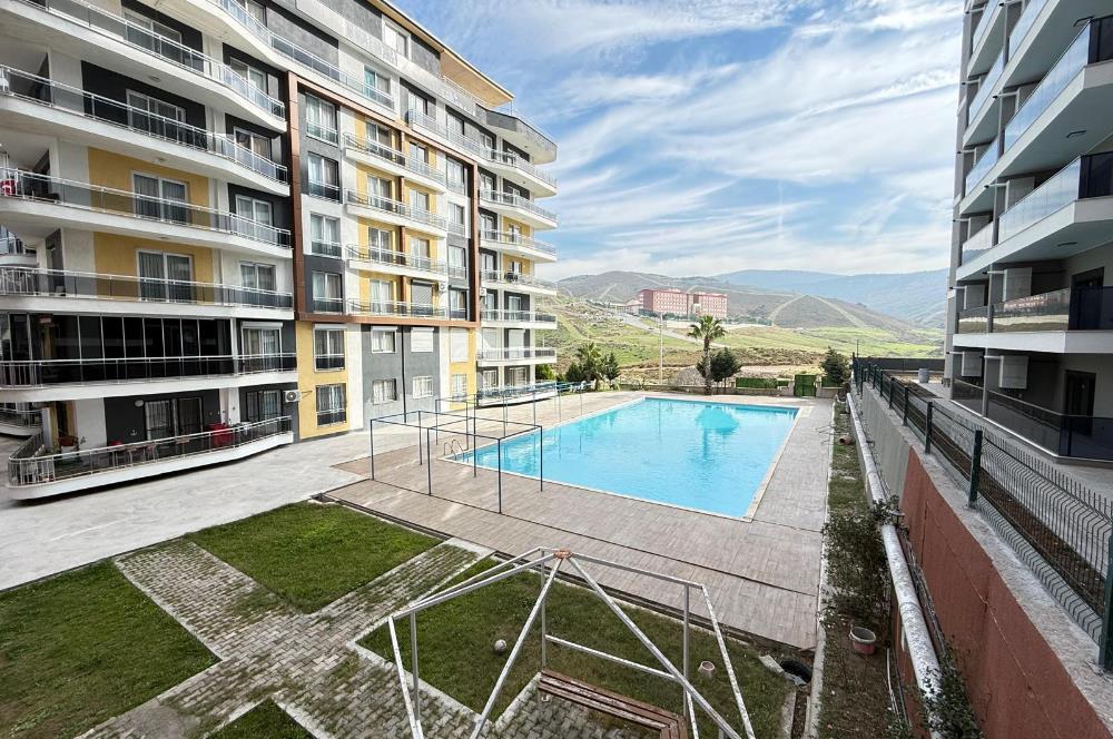 Menemen Gazi Mh.Site içerisinde Yüksek Giriş 3+1 Satılık Daire