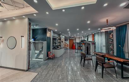 C21 LOCA'DAN ÇARŞI MERKEZDE 3 KATLI 300m² GENİŞ CEPHELİ DÜKKAN
