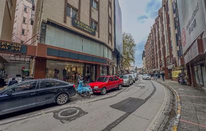 C21 LOCA'DAN ÇARŞI MERKEZDE 3 KATLI 300m² GENİŞ CEPHELİ DÜKKAN