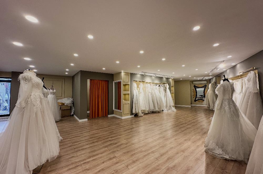 C21 LOCA'DAN ÇARŞI MERKEZDE 3 KATLI 300m² GENİŞ CEPHELİ DÜKKAN