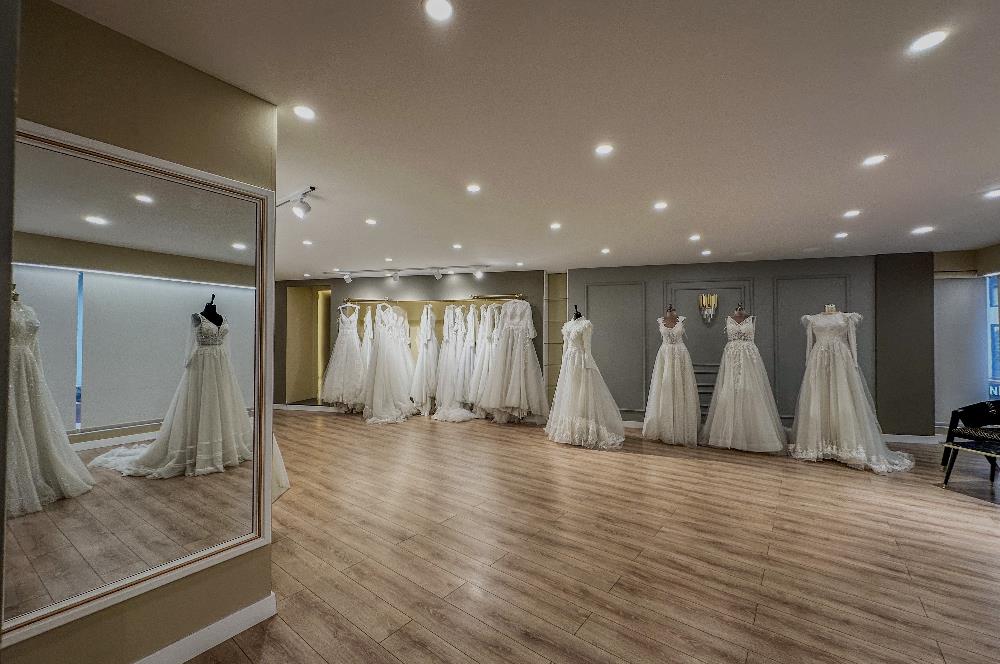 C21 LOCA'DAN ÇARŞI MERKEZDE 3 KATLI 300m² GENİŞ CEPHELİ DÜKKAN