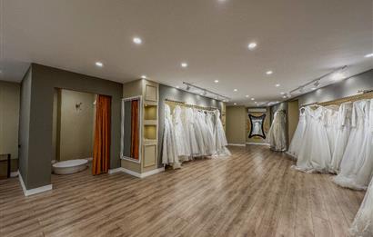 C21 LOCA'DAN ÇARŞI MERKEZDE 3 KATLI 300m² GENİŞ CEPHELİ DÜKKAN