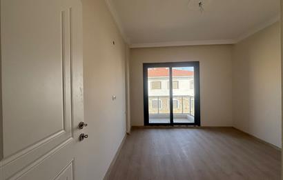 Foça Bağarası İZMA Modern Sitesi'nde 2+1 Satılık Daire