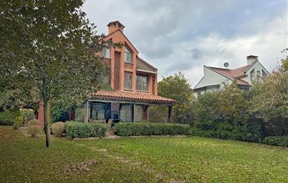 Demirciköy'de ormana komşu 5+2 kiralık eşyalı müstakil villa
