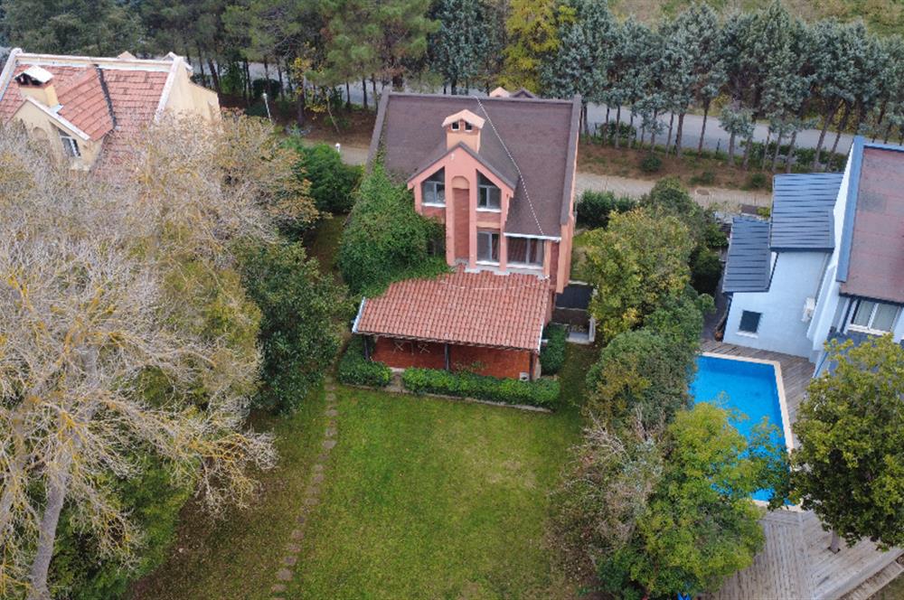 Demirciköy'de ormana komşu 5+2 kiralık eşyalı müstakil villa