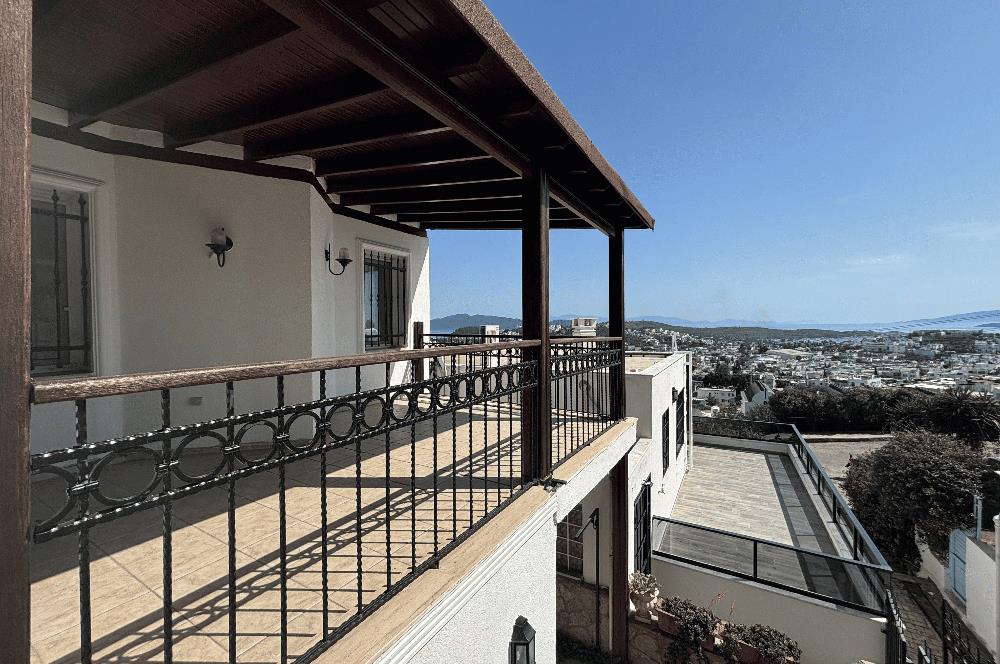 Bodrum Oasis Yakını Deniz Manzaralı Satılık 3+1 Dubleks Villa