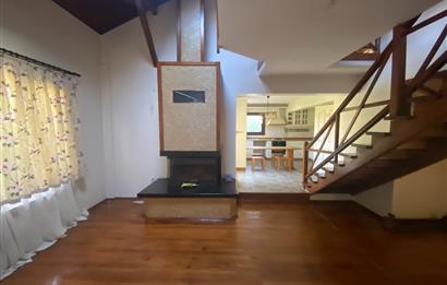 SAPANCA'DA YEŞİLLİKLER İÇİNDE HAVUZLU LÜKS SİTEDE KİRALIK VİLLA.