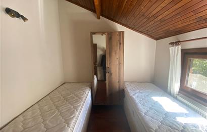 SAPANCA'DA YEŞİLLİKLER İÇİNDE HAVUZLU LÜKS SİTEDE KİRALIK VİLLA.