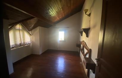 SAPANCA'DA YEŞİLLİKLER İÇİNDE HAVUZLU LÜKS SİTEDE KİRALIK VİLLA.