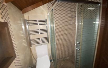 SAPANCA'DA YEŞİLLİKLER İÇİNDE HAVUZLU LÜKS SİTEDE KİRALIK VİLLA.