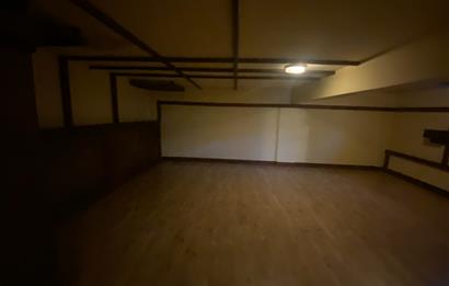 SAPANCA'DA YEŞİLLİKLER İÇİNDE HAVUZLU LÜKS SİTEDE KİRALIK VİLLA.