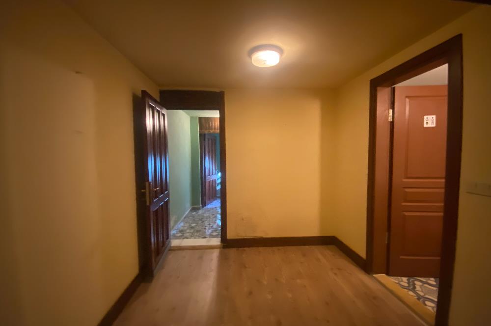 SAPANCA'DA YEŞİLLİKLER İÇİNDE HAVUZLU LÜKS SİTEDE KİRALIK VİLLA.