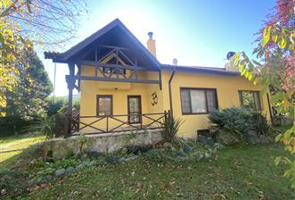 SAPANCA'DA YEŞİLLİKLER İÇİNDE HAVUZLU LÜKS SİTEDE KİRALIK VİLLA. - 2 - 29314