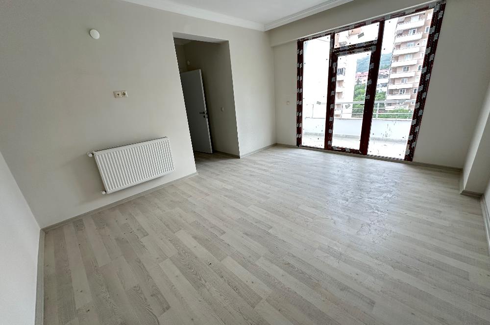 M21 TEAM'den HALİÇPARK SİTESİ - YOMRA DENİZ MANZARALI 3+1