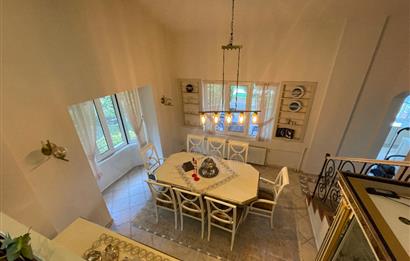 ÇAVUŞBAŞI ÇENGELDERE’DE SİTE İÇERİSİNDE 5+1 300m2 VİLLA