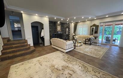 ÇAVUŞBAŞI ÇENGELDERE’DE SİTE İÇERİSİNDE 5+1 300m2 VİLLA