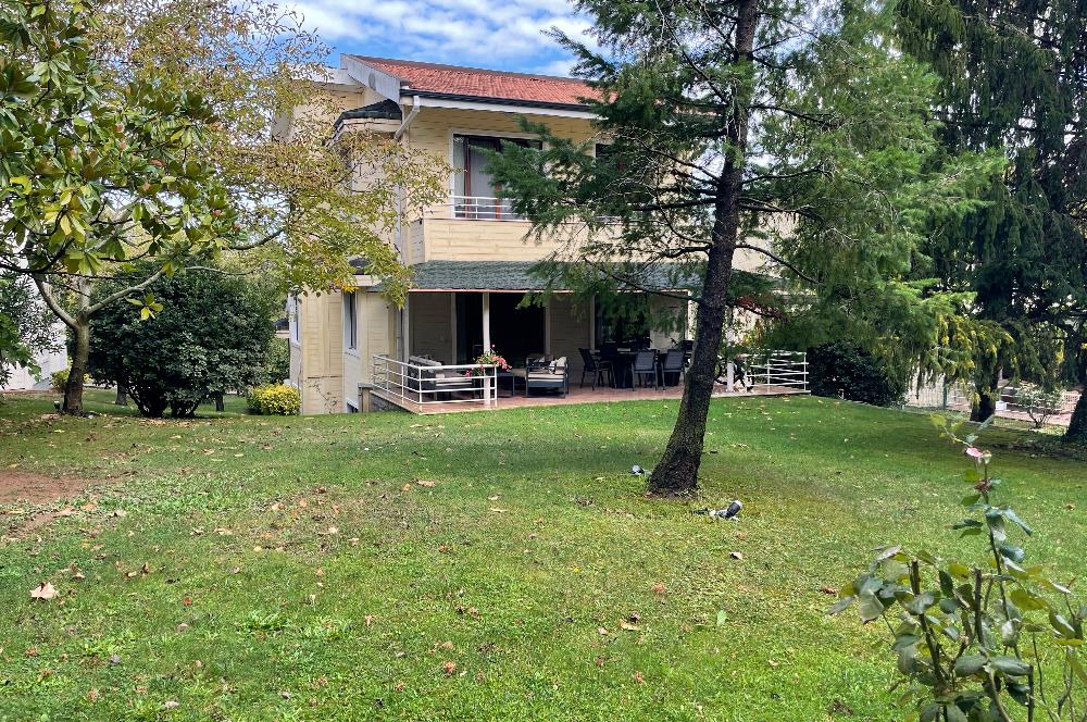 ÇAVUŞBAŞI ÇENGELDERE’DE SİTE İÇERİSİNDE 5+1 300m2 VİLLA