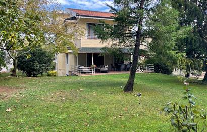 ÇAVUŞBAŞI ÇENGELDERE’DE SİTE İÇERİSİNDE 5+1 300m2 VİLLA