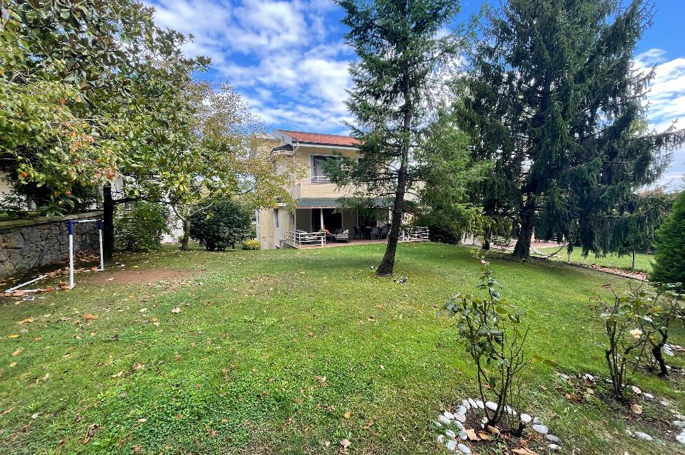 ÇAVUŞBAŞI ÇENGELDERE’DE SİTE İÇERİSİNDE 5+1 300m2 VİLLA