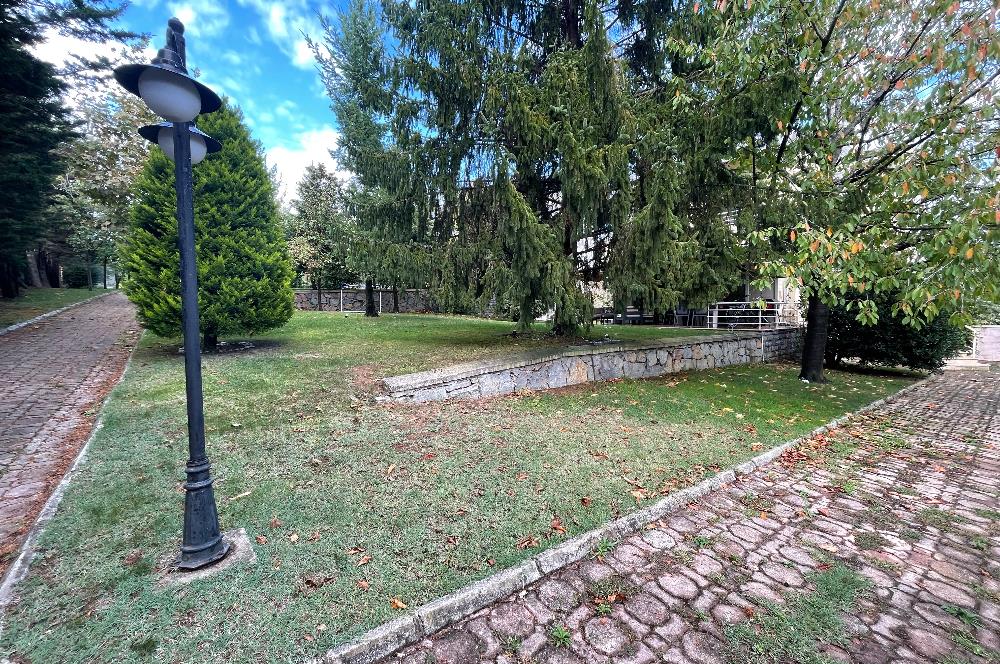 ÇAVUŞBAŞI ÇENGELDERE’DE SİTE İÇERİSİNDE 5+1 300m2 VİLLA