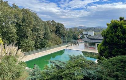 ÇAVUŞBAŞI ÇENGELDERE’DE SİTE İÇERİSİNDE 5+1 300m2 VİLLA